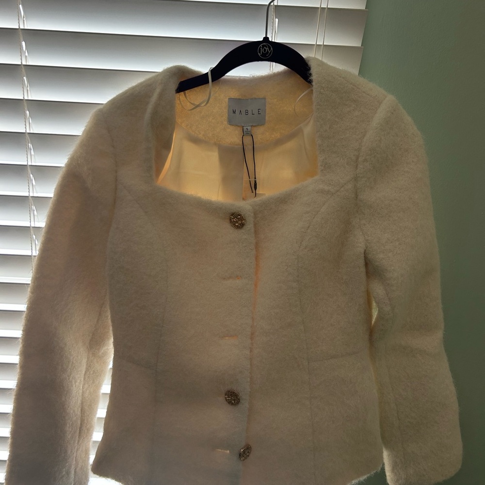 Soft Cream Jacket - Picture 2 of 3